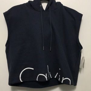 Cropped Calvin Klein Shirt w/Hoodie